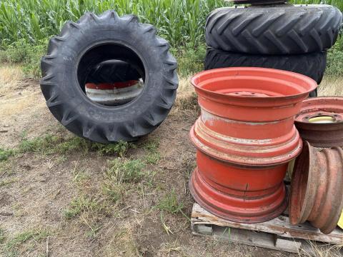 14x26 kombájnfelnik Claas, Clayson, MF, John Deere stb.