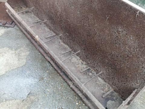 Sertés önetető Sertés önetető