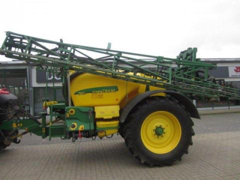 John Deere 740i vontatott permetező John Deere 740i vontatott permetező