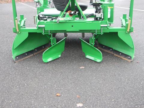 Rain-Flo 2570 fóliafektető gép Rain-Flo 2570 fóliafektető gép