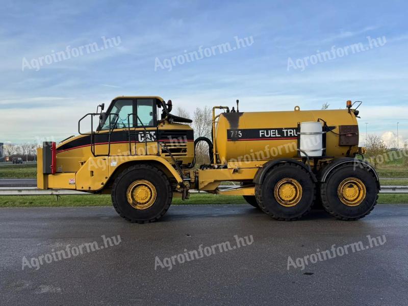 Caterpillar 725 tanker / 2003 / 13 291 üzemóra / Lízing 20%-tól