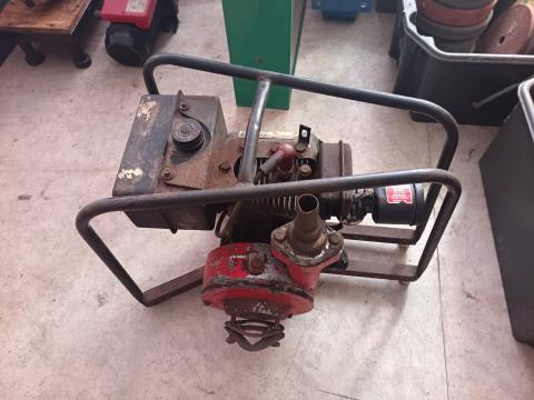 Benzinmotoros vízszivattyú Benzinmotoros vízszivattyú