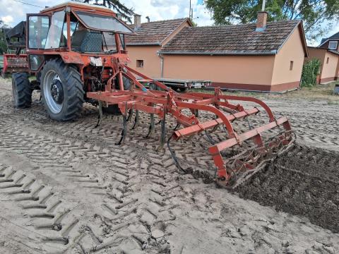 Rau 9+2 kapás gruber gyári elmunkálóval és rögtörőhengerrel Rau 9+2 kapás gruber gyári elmunkálóval és rögtörőhengerrel