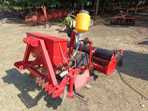 Tömörítőhengeres bakháthúzó, bakhátkészítő eladó Tömörítőhengeres bakháthúzó, bakhátkészítő eladó