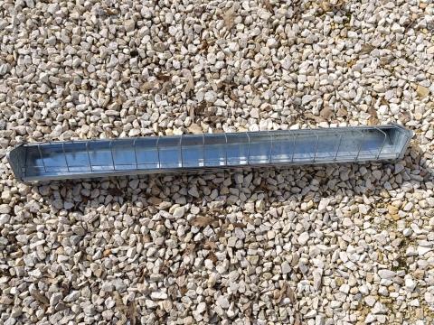 Baromfi (csirke) etető vályú, fém 100 cm Baromfi (csirke) etető vályú, fém 100 cm