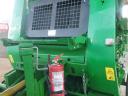 John Deere 854 bálázó