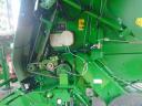 John Deere 854 bálázó