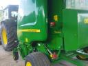 John Deere 854 bálázó