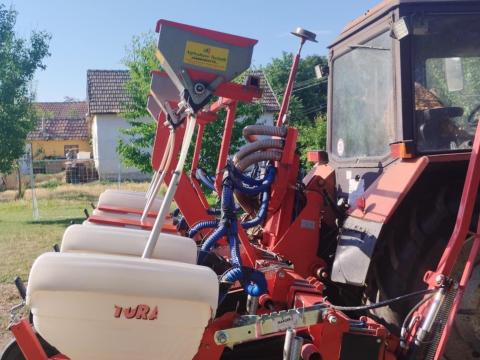 Eladó vagy cserélhető hatsoros Mascar szemenkénti vetőgép Eladó vagy cserélhető hatsoros Mascar szemenkénti vetőgép