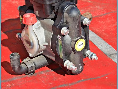 Szántóföldi permetezőhöz szivattyú Szántóföldi permetezőhöz szivattyú