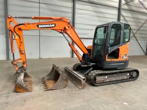 Doosan DX 60 R / 2011 / 4.162 h üzemóra / Lízing 20%-tól Doosan DX 60 R / 2011 / 4.162 h üzemóra / Lízing 20%-tól
