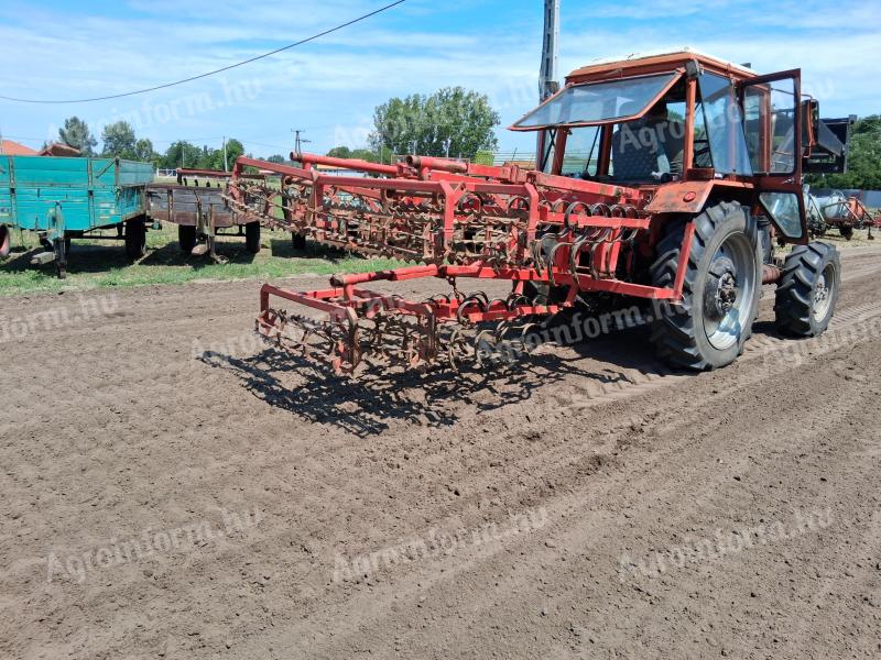 Knoche K 330 típusú, 330 cm széles, nagy rugóskapás, dupla rögtörős kombinátor