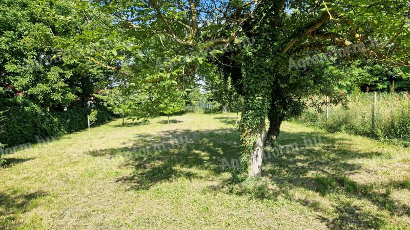 Balaton közelében telek eladó