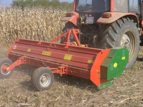 Komáromi KB 3011 vízszintes tengelyű szárzúzó házhoz szállítva, 2 év garanciával Komáromi KB 3011 vízszintes tengelyű szárzúzó házhoz szállítva, 2 év garanciával