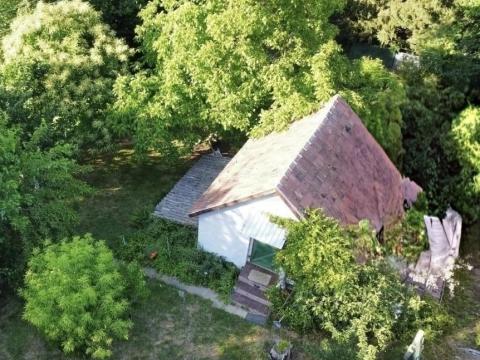 Eladó pince a Balaton közelében Eladó pince a Balaton közelében