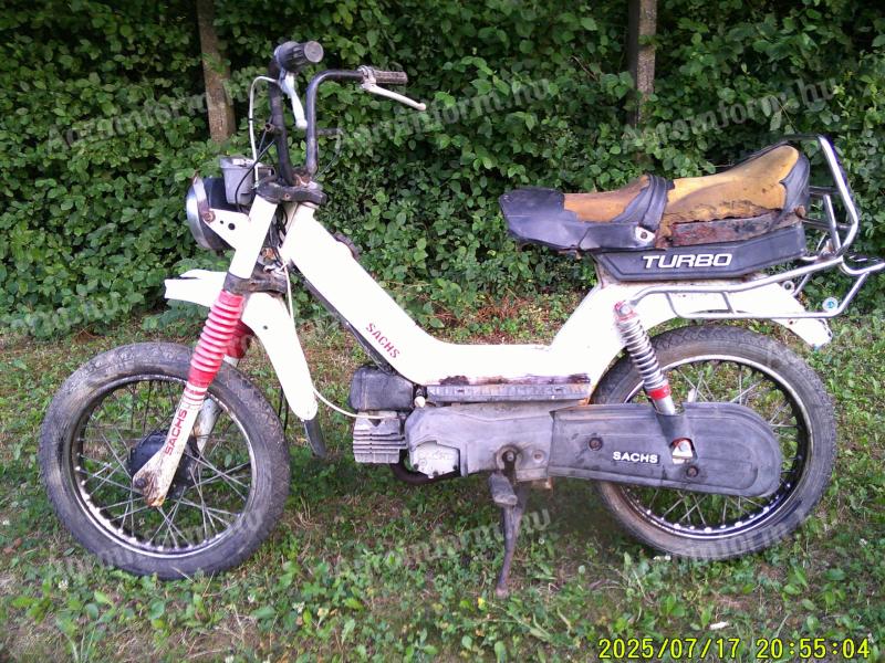 SACHS 2DK típusú, kéziváltós kismotor, hiányos, fellelt állapotban, nagyon olcsón eladó