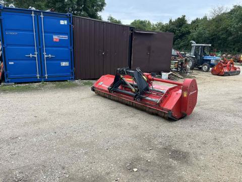 Kverneland FRH 280 kalapácsos szárzúzó hidraulikus oldalmozgatással Kverneland FRH 280 kalapácsos szárzúzó hidraulikus oldalmozgatással