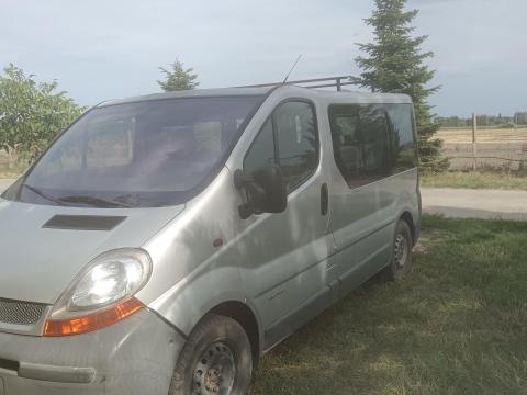 Renault Trafic 8 személyes Renault Trafic 8 személyes