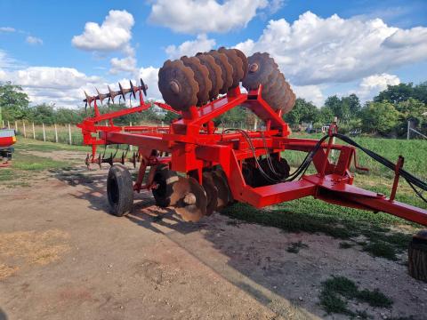 Eladó 6,2 IH nehéztárcsa Eladó 6,2 IH nehéztárcsa