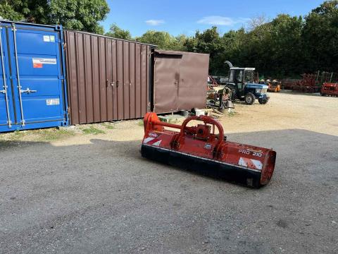 Kuhn PRO 210 "Y" késes front mulcsozó Kuhn PRO 210 "Y" késes front mulcsozó