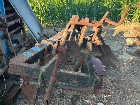 Eladó 4+2 fejes eke Eladó 4+2 fejes eke