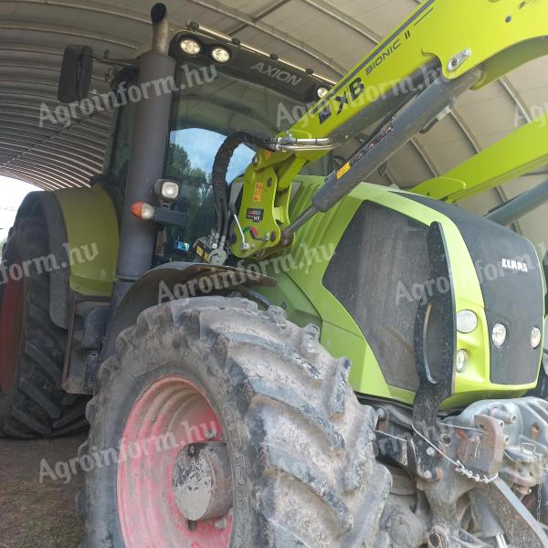 Traktor Claas Axion 820