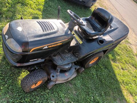 Fűnyíró traktor Mcculloch M200107HRB Automatic, 20 lóerős, 2 hengeres Fűnyíró traktor Mcculloch M200107HRB Automatic, 20 lóerős, 2 hengeres