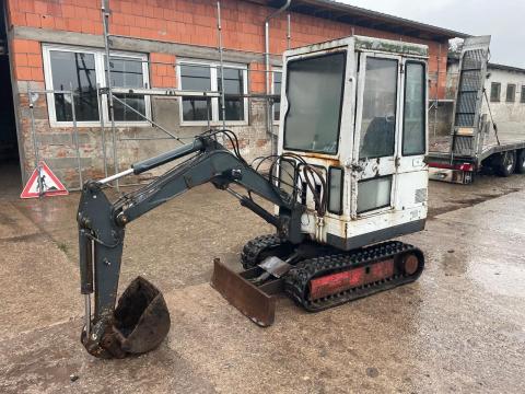 Nissan minikotró, árokásó, forgókotró Nissan minikotró, árokásó, forgókotró