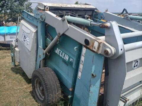 Almoló, bálabontó gép Almoló, bálabontó gép