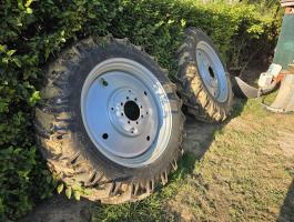 MTZ 50 kerekek 13,6 - 38 BKT