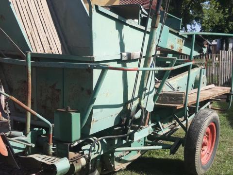 Burgonya kombájn és egy válogató asztal eladó Burgonya kombájn és egy válogató asztal eladó