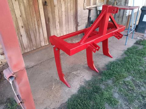 Eladó három késes talajlazító Eladó három késes talajlazító