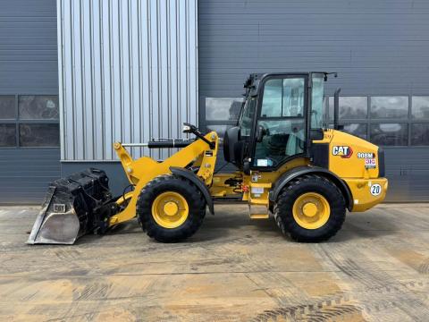 Caterpillar 908M CE + EPA / 2021 / 1090 üzemóra / Lízing 20%-tól Caterpillar 908M CE + EPA / 2021 / 1090 üzemóra / Lízing 20%-tól