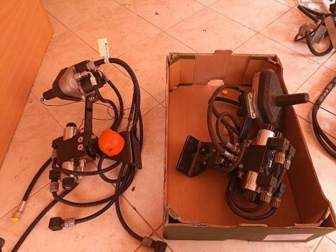 Oros csukhatós kukorica adapterhez multikuplung,  gyorskapcsoló,  gyorscsatlakozó