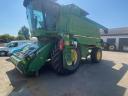 John Deere W650 kombájn gabona asztallal,  szállítókocsival