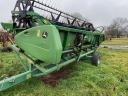John Deere W650 kombájn gabona asztallal,  szállítókocsival