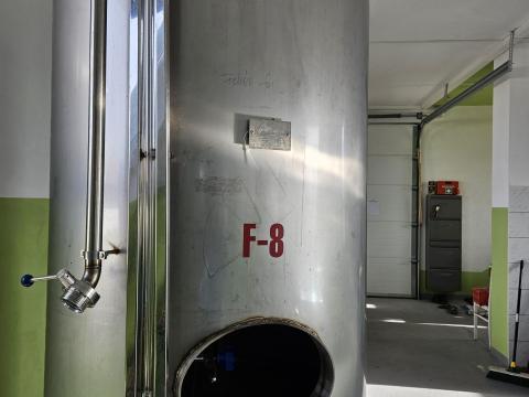 Bortartály 1500 literes rozsdamentes tartály eladó Bortartály 1500 literes rozsdamentes tartály eladó