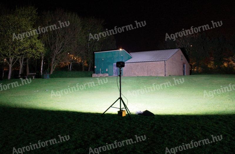 4 funkciós Solaris 20.000 Lumen led reflektor akkus. Nappali Fénnyel