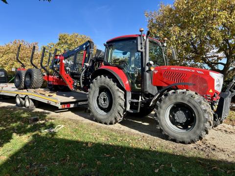 Farmi Forest FT9 pótkocsi CR57 daruval – erdészeti pótkocsi eladó