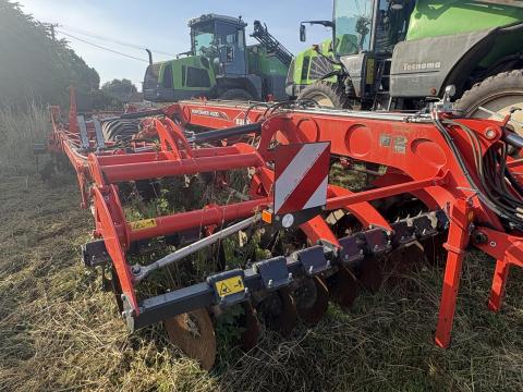 Kuhn Performer 4000 újszerű Kuhn Performer 4000 újszerű