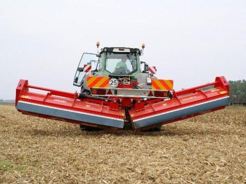 Új OMARV Cuneo P 480-640 cm szárzúzók, hidraulikus nyitás/csukás Új OMARV Cuneo P 480-640 cm szárzúzók, hidraulikus nyitás/csukás