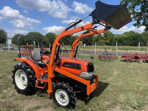 Kubota 27LE manual Eredeti Festés Ingyenes Szállítás Leszervizelve japán traktor kistraktor Kubota 27LE manual Eredeti Festés Ingyenes Szállítás Leszervizelve japán traktor kistraktor