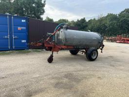 Szippantókocsi 4000 l MEC 6500 szivattyúval