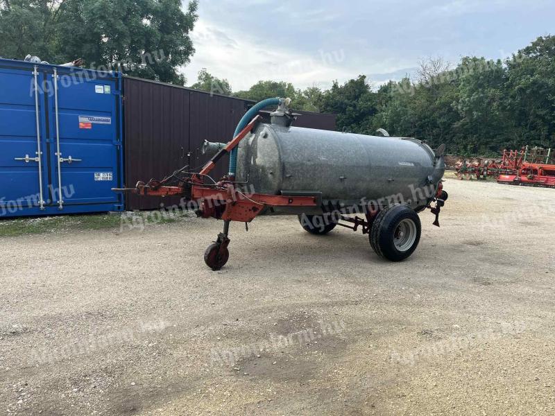 Szippantókocsi 4000 l MEC 6500 szivattyúval