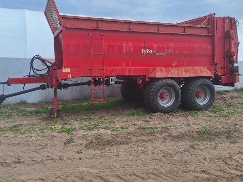 Trágyaszóró Unia Titán Trágyaszóró Unia Titán