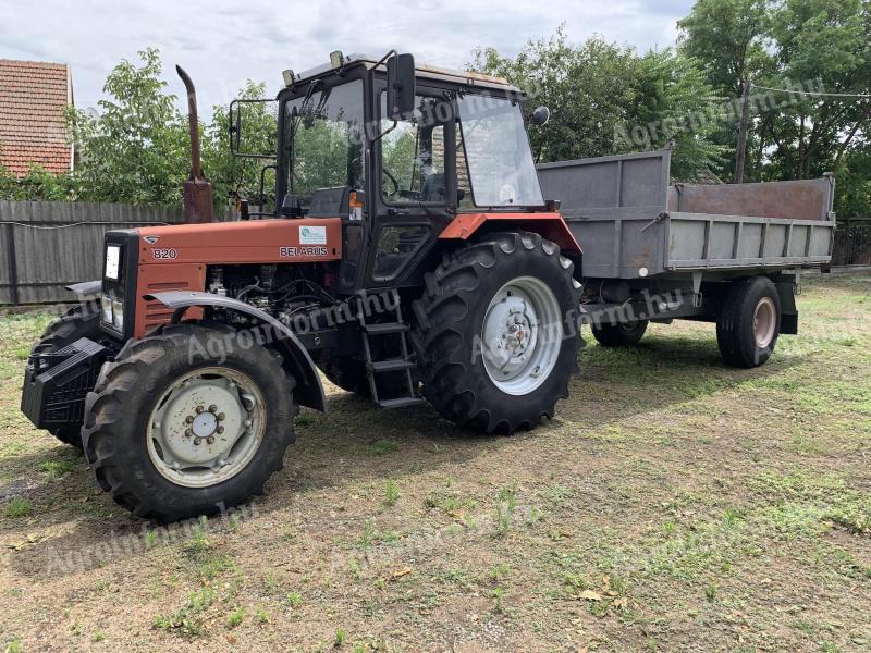 Traktor MTZ 820.2 és EB 8/82 pótkocsival