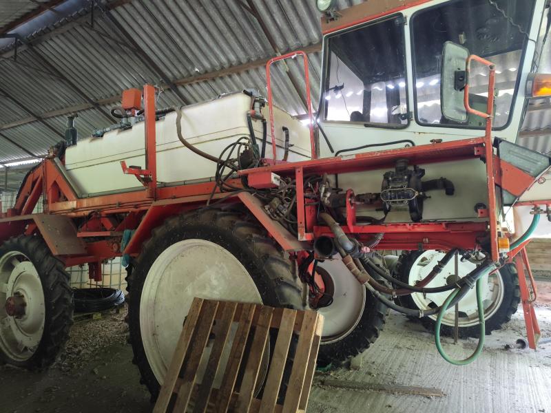 Agrifac S400 önjáró vegyszerező ügyféltől eladó Agrifac S400 önjáró vegyszerező ügyféltől eladó