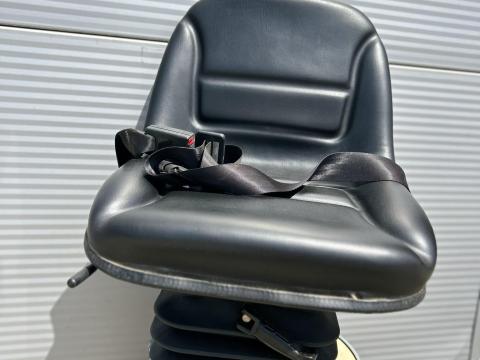 Traktorülés - Royal-Kert Kft