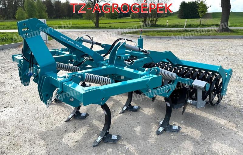 Agrona TerraFlex-300 cm kultivátor (grúber), ékgyűrűs hengerrel, hidraulikus mélységállítással, akcióban