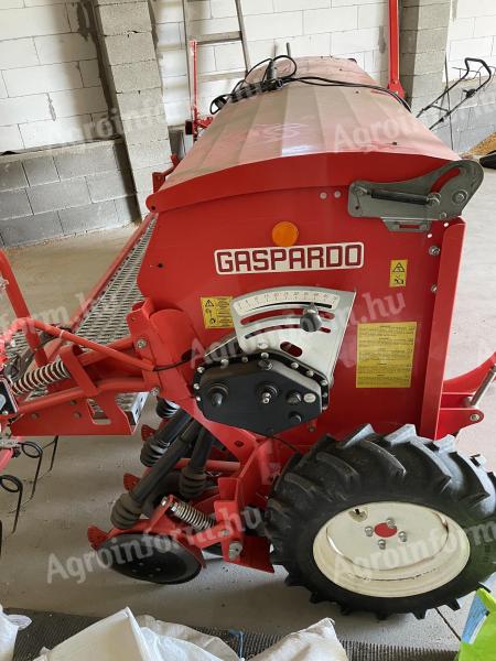 Gaspardo Nina 300 aprómag vetőgép